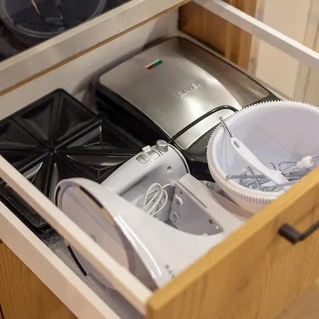 Brand New Business By Bookinghost *